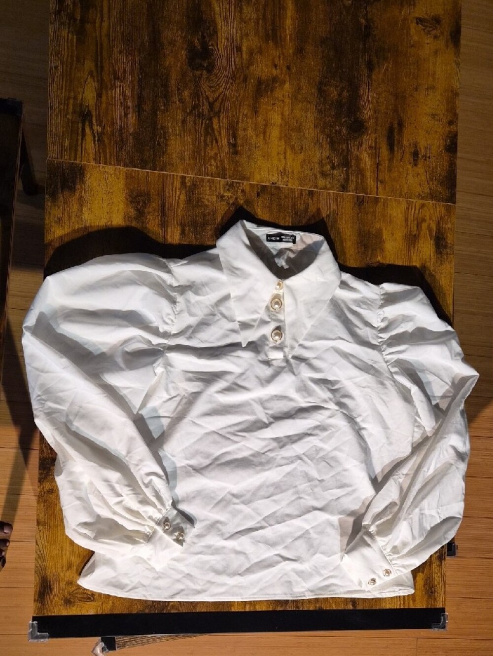 Cream Puff-Sleeve Blouse with Pearl Buttons - Picture 3 of 4